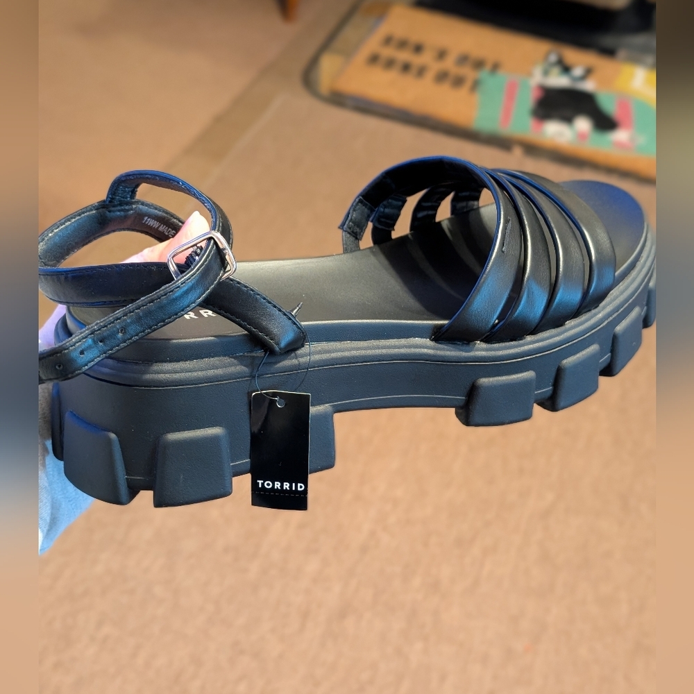 NWT torrid sandals